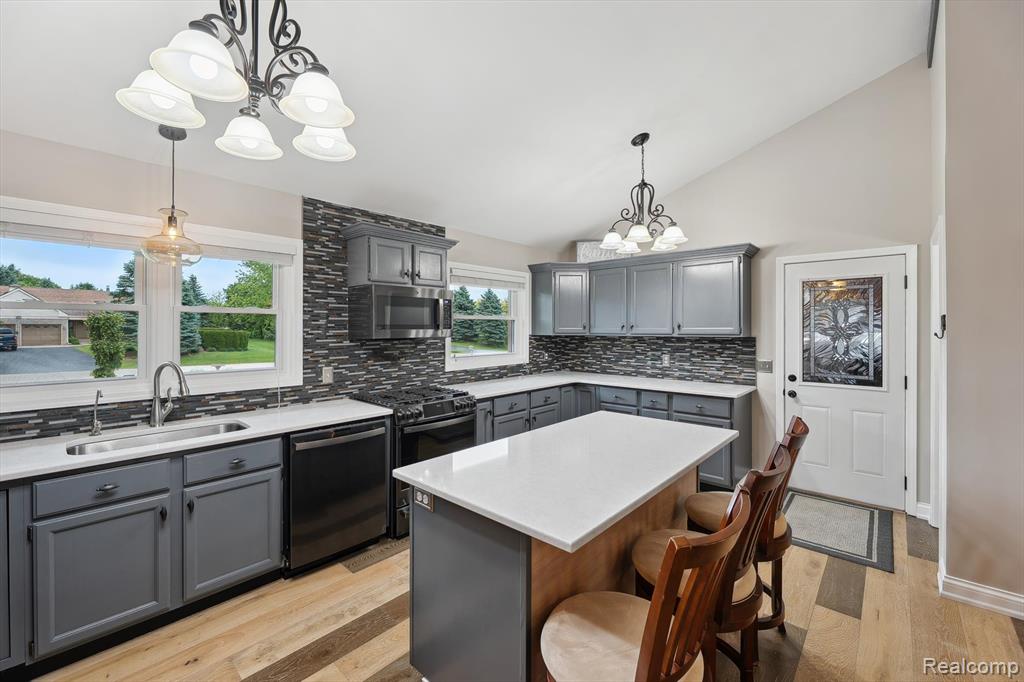 9762 Dickerson Court, South Lyon, MI 48178 — Photo 18