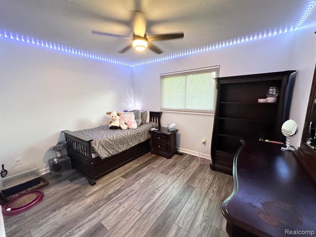 6700 WOONSOCKET Street, Canton, MI 48187 — Photo 18