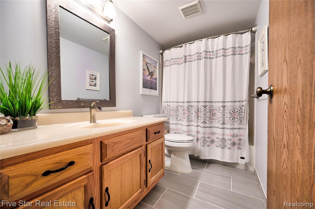 61051 Greenwood Drive, South Lyon, MI 48178 — Photo 34