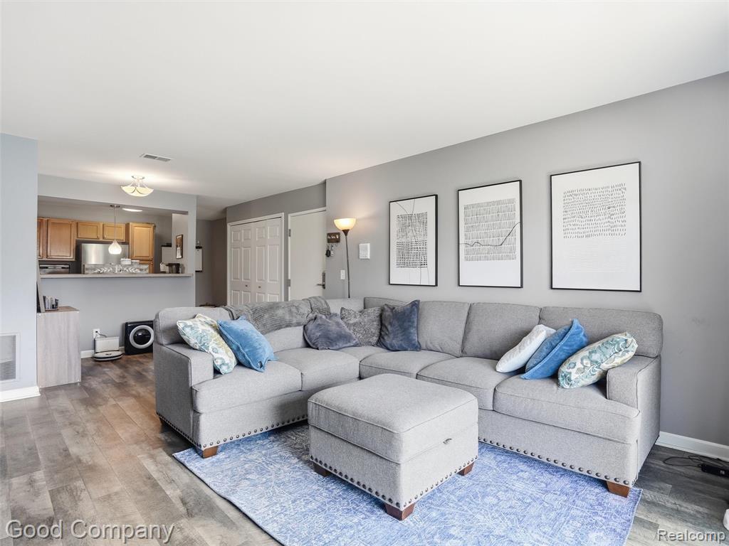 952 Bloomfield Village Boulevard, D, Auburn Hills, MI 48326 — Photo 3
