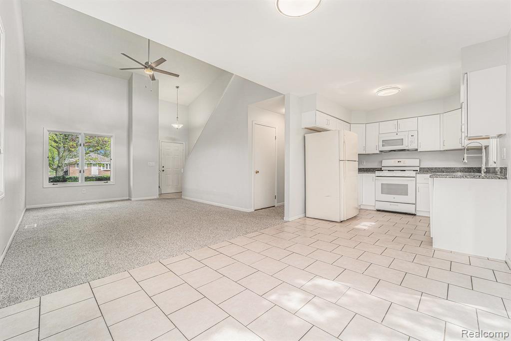 6075 N VERNON Street, Dearborn Heights, MI 48127 — Photo 10