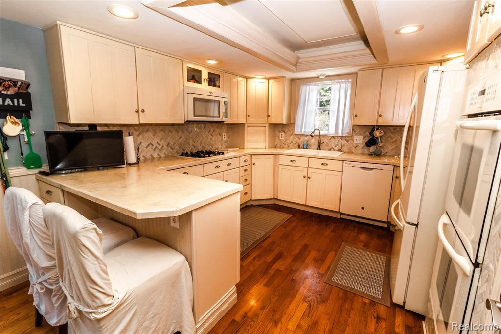4705 LONSBERRY Road, Columbiaville, MI 48421 — Photo 5