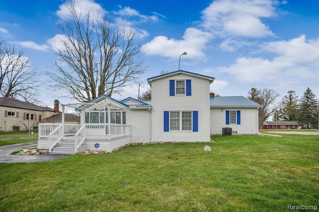 4304 Lapeer Road, Burton, MI 48509 — Photo 3