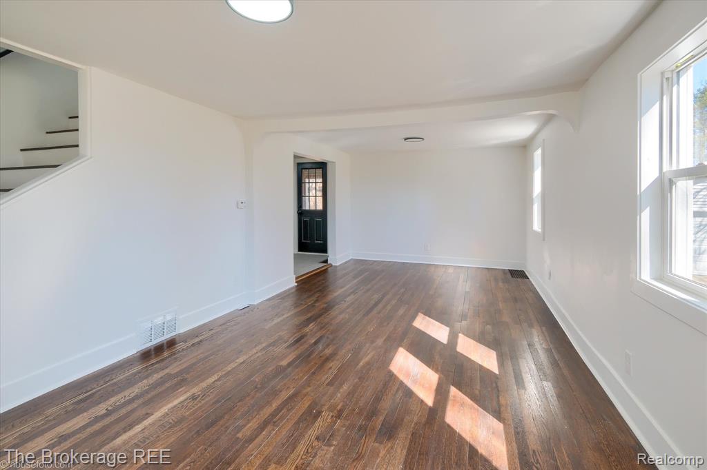 5447 Sitka Street, Burton, MI 48519 — Photo 11