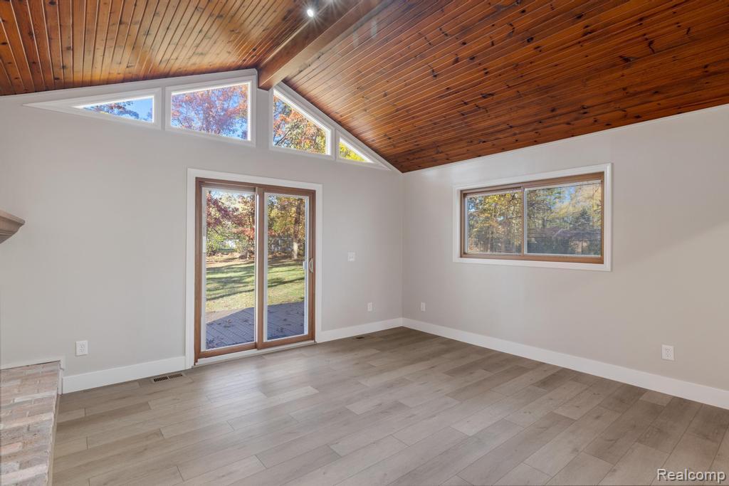 8695 Pacton Drive, Shelby Twp, MI 48317 — Photo 16