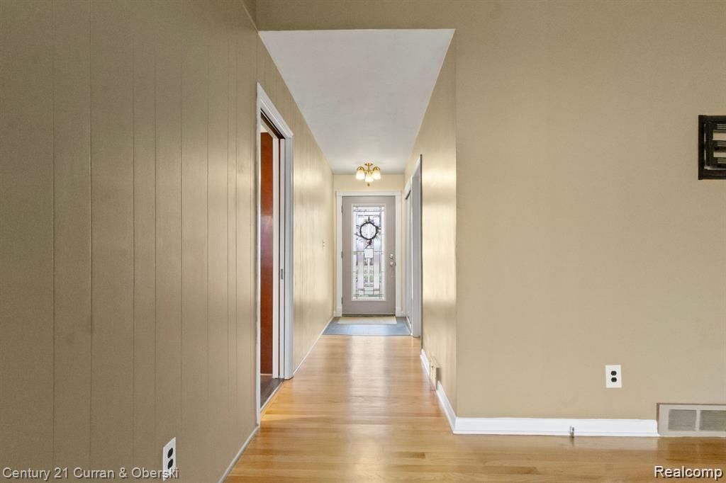 6723 PLAINFIELD Street, Dearborn Heights, MI 48127 — Photo 4