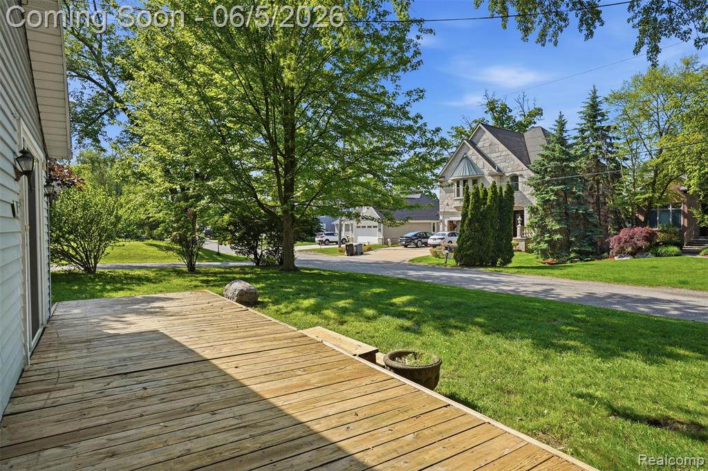 7085 Colony Drive, West Bloomfield, MI 48323 — Photo 18