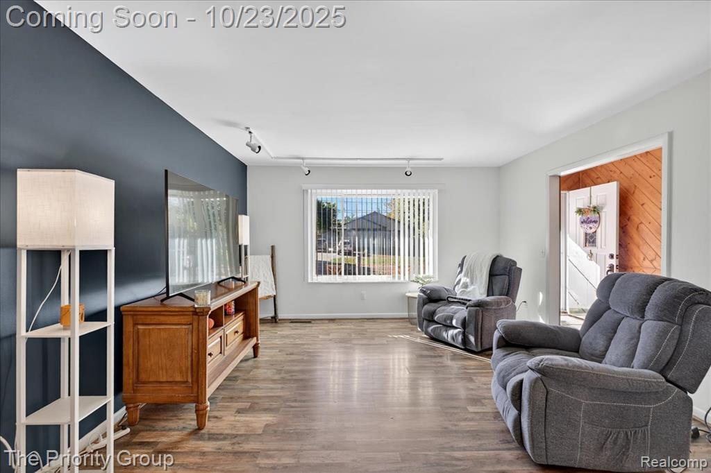 4700 Siebert Road, Waterford, MI 48328 — Photo 6