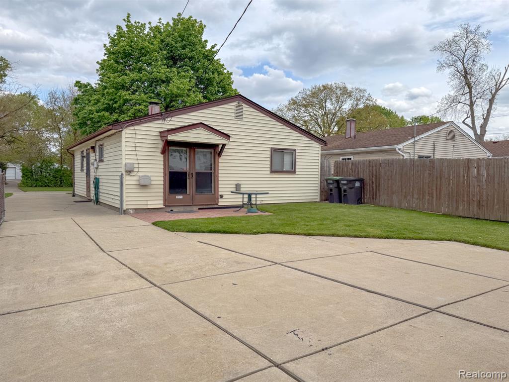 6038 Michael Street, Taylor, MI 48180 — Photo 25