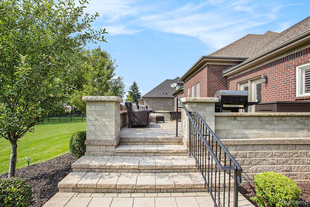 48913 Pinebrook Drive, Utica, MI 48315 — Photo 31