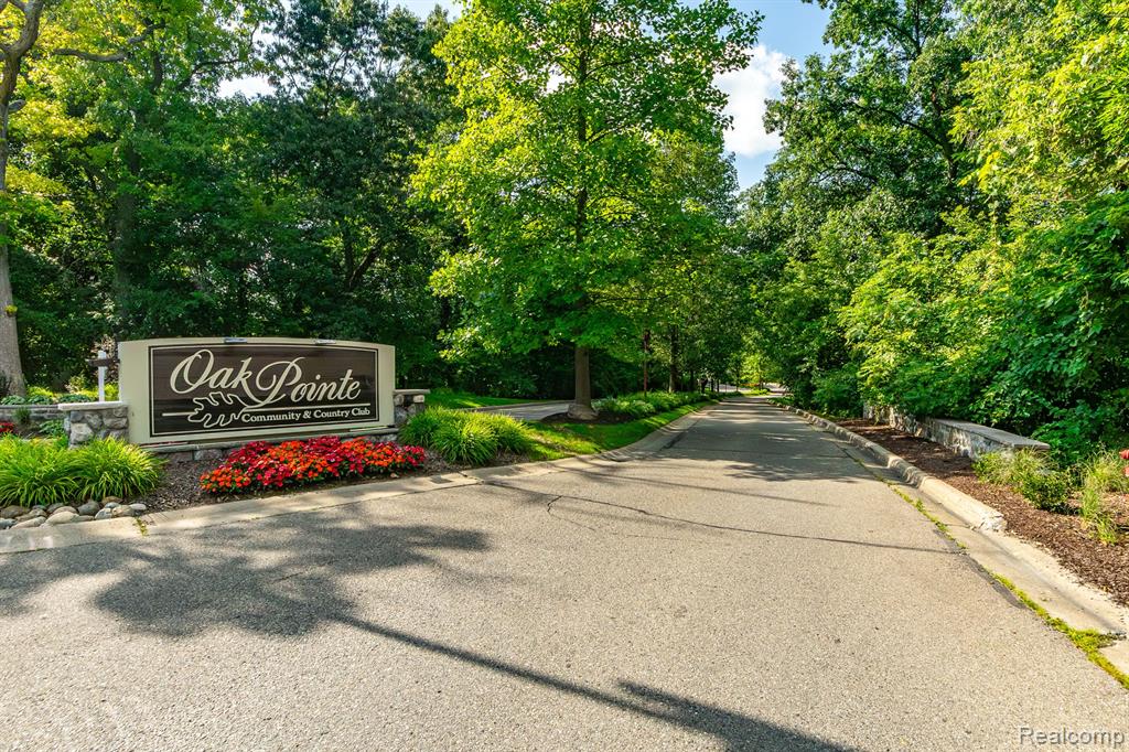 4475 Golf View Drive, Brighton, MI 48116 — Photo 2