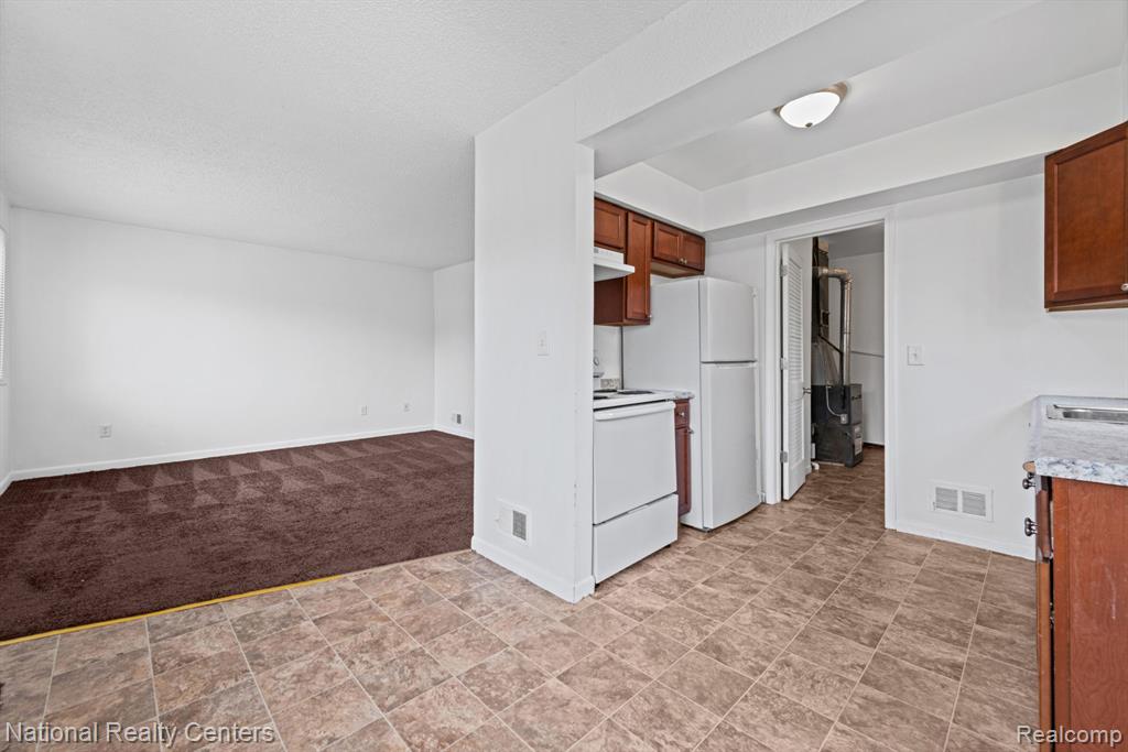 19861 Vermander Avenue, Clinton Twp, MI 48035 — Photo 10