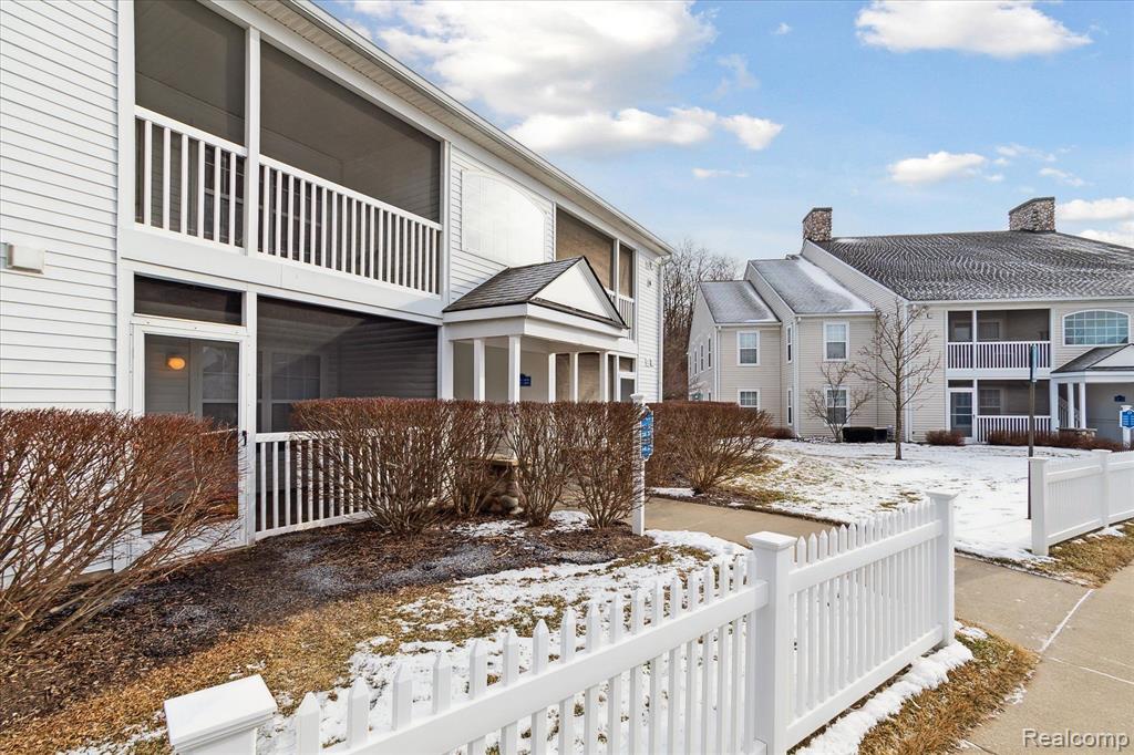 2670 S KNIGHTSBRIDGE Circle, Ann Arbor, MI 48105 — Photo 31