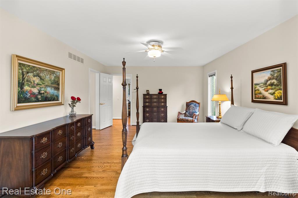 4342 MEADOW Lane, Orchard Lake Village, MI 48323 — Photo 23