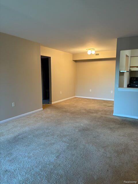 2465 Riverside Drive, 212, Trenton, MI 48183 — Photo 9