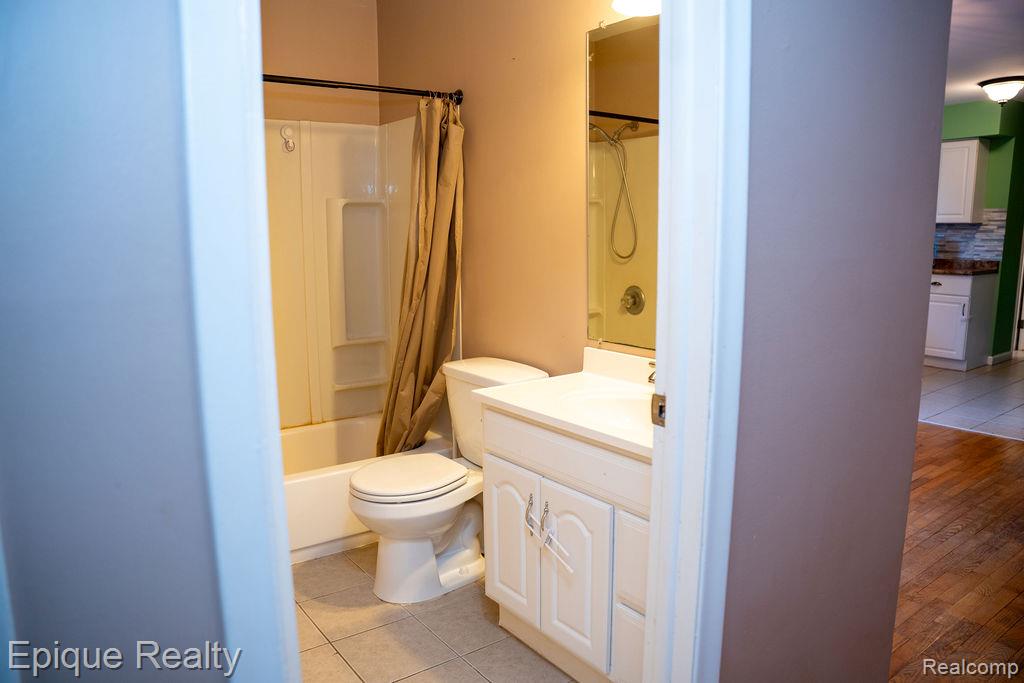 4505 Old Carriage Road, Flint, MI 48507 — Photo 29