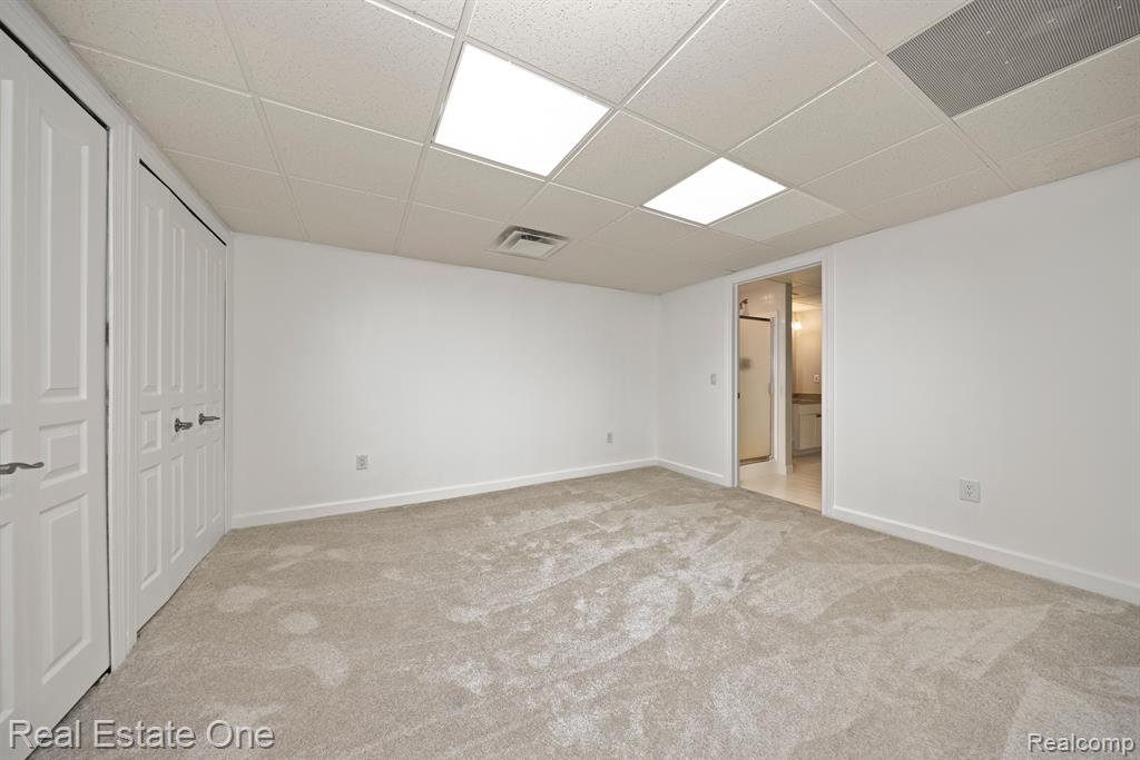 6745 CHARING Crossing, West Bloomfield, MI — Photo 68