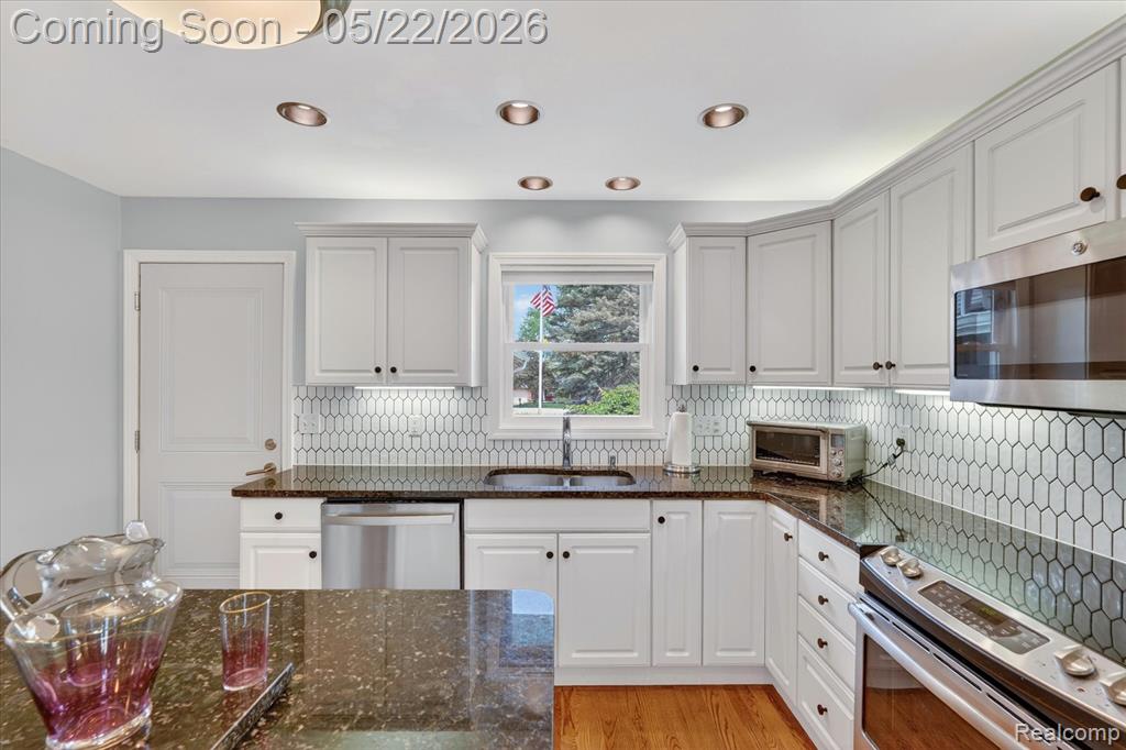 12192 Overlook Drive, Fenton, MI 48430 — Photo 14