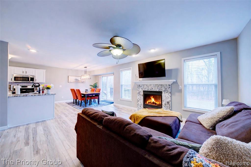 4395 Pondview Drive, Swartz Creek, MI 48473 — Photo 10