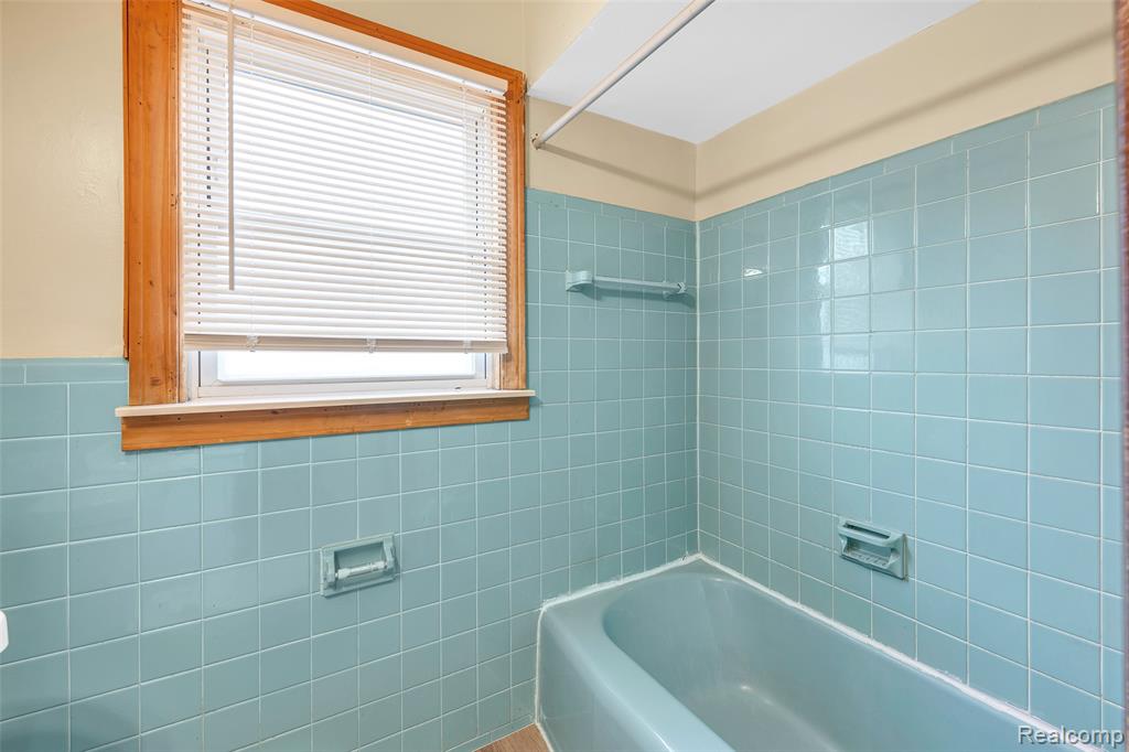 16701 Greenfield Road, Detroit, MI 48235 — Photo 11