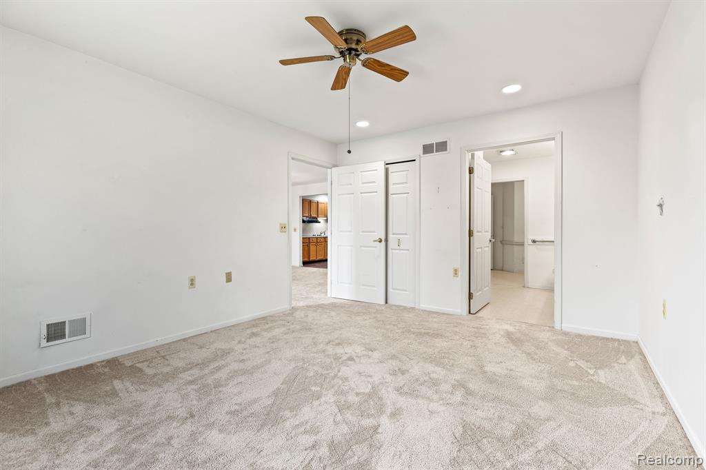 21370 MULBERRY Court, 57, Farmington Hills, MI 48336 — Photo 15