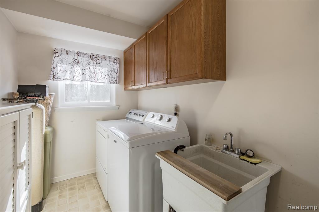 4771 Fiddle Avenue, Waterford, MI 48328 — Photo 16