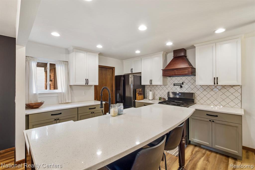 5785 Patterson Drive, Troy, MI 48085 — Photo 16