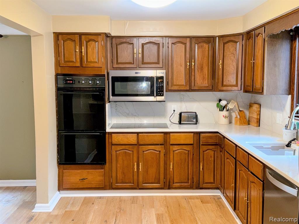 8420 Pacton Drive, Shelby Twp, MI 48317 — Photo 8