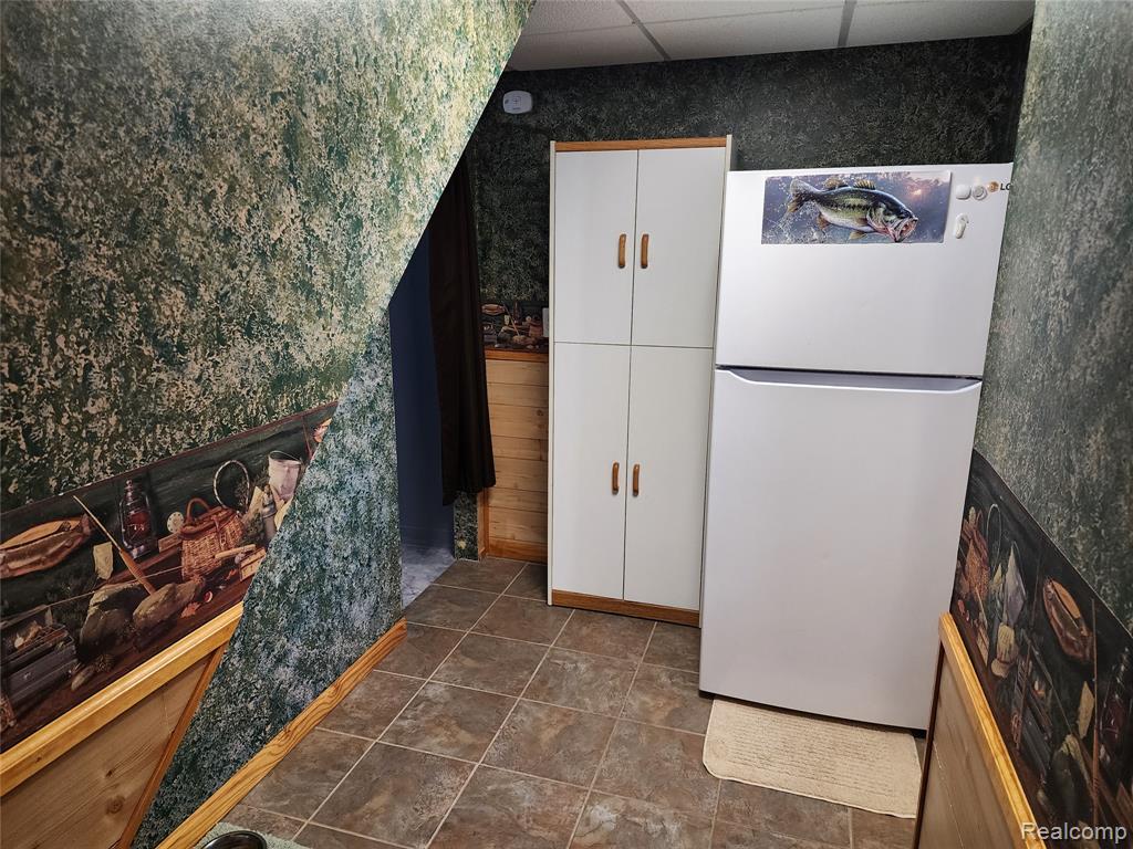 635 Sherry Drive, Lake Orion, MI 48362 — Photo 32