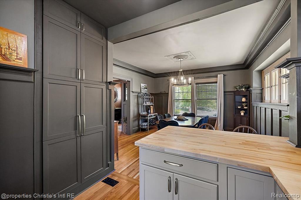 913 Chicago Boulevard, Detroit, MI 48202 — Photo 29