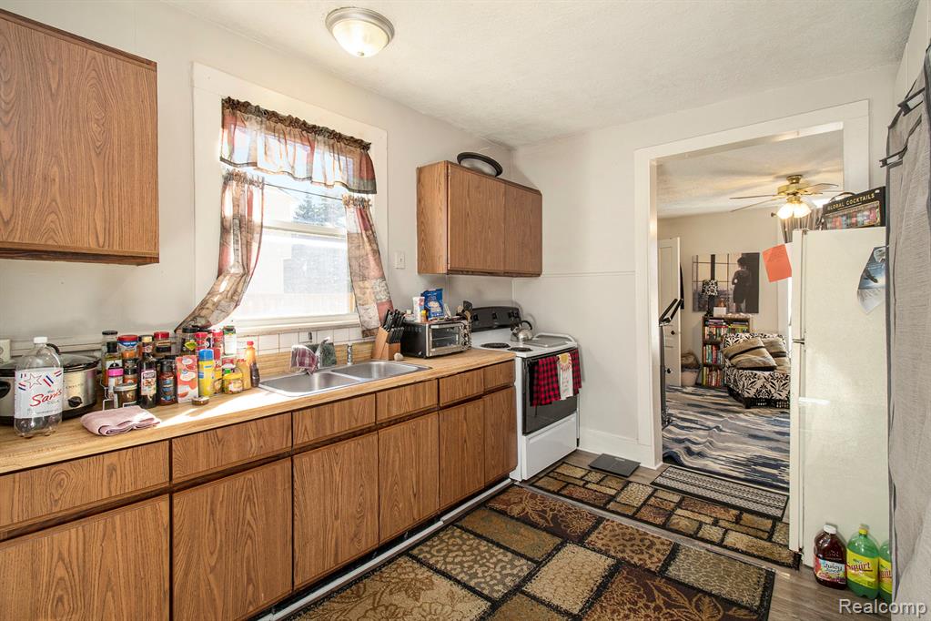 512 E Main Street, Pinckney, MI 48169 — Photo 9