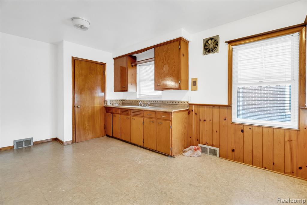 8227 Bingham Street, Detroit, MI 48228 — Photo 11
