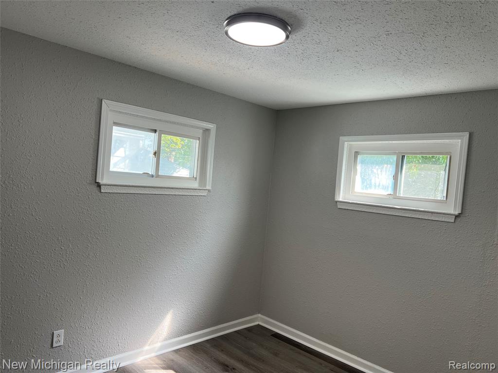 5709 WEDDELL Street, Dearborn Heights, MI 48125 — Photo 14