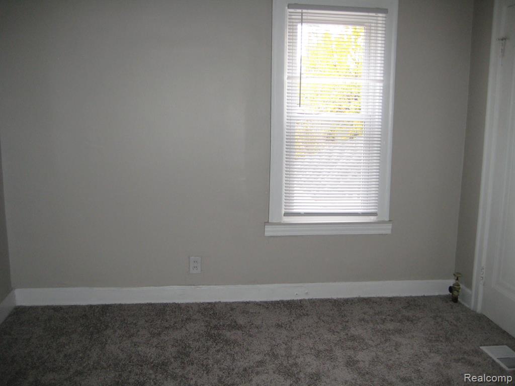 8066 NORMILE Street, Detroit, MI 48204 — Photo 33