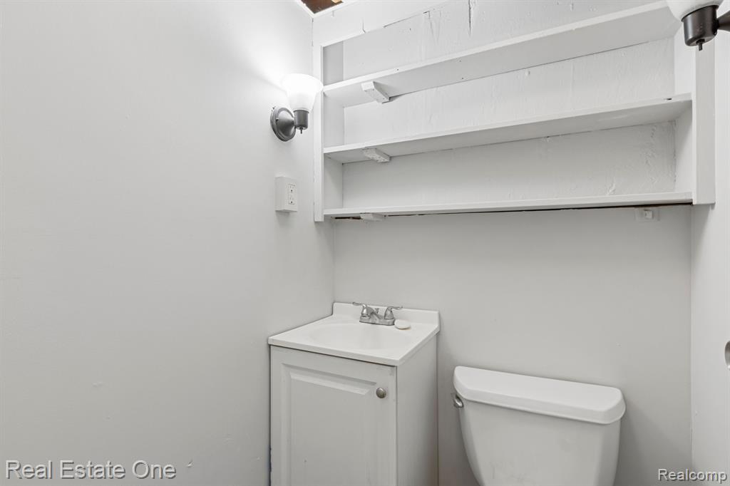 7267 FENTON Street, Dearborn Heights, MI 48127 — Photo 19