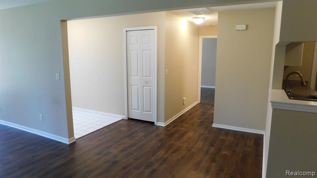 5204 PINE AIRES Drive, Sterling Heights, MI 48314 — Photo 3