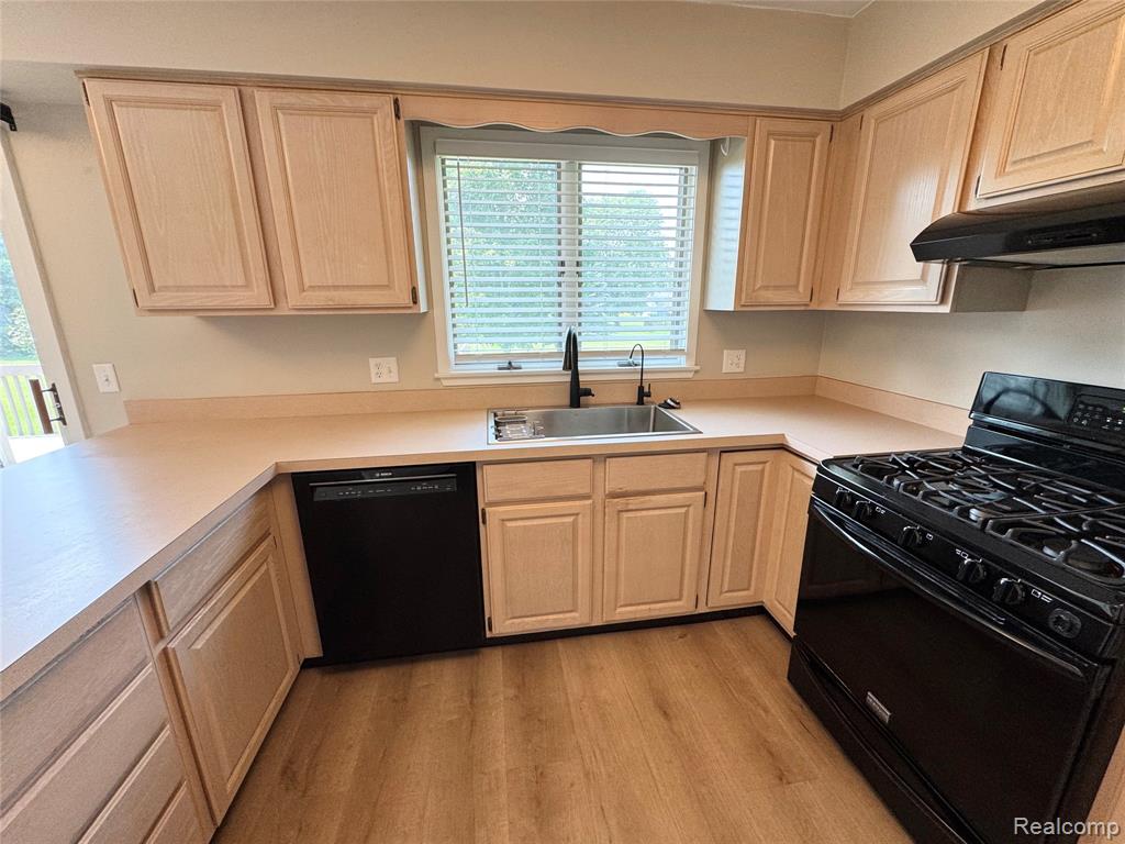 2132 Maple Creek Circle, Ann Arbor, MI 48108 — Photo 14