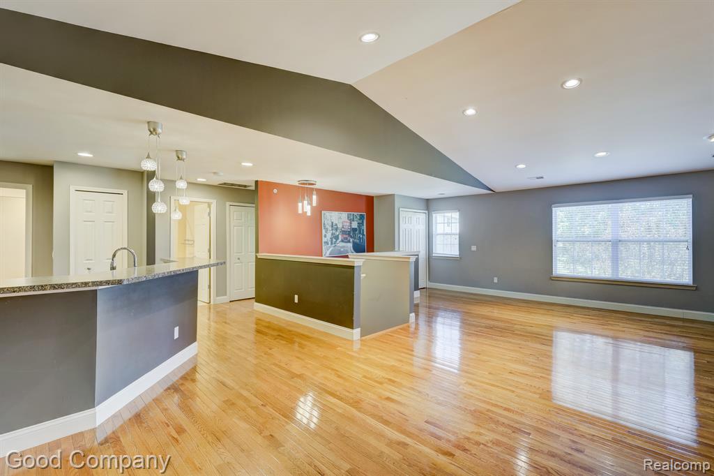 29941 Fox Run Circle, Warren, MI 48092 — Photo 8