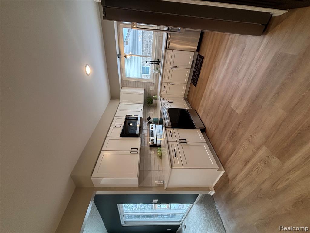 8821 Knolson Avenue, Livonia, MI 48150 — Photo 13