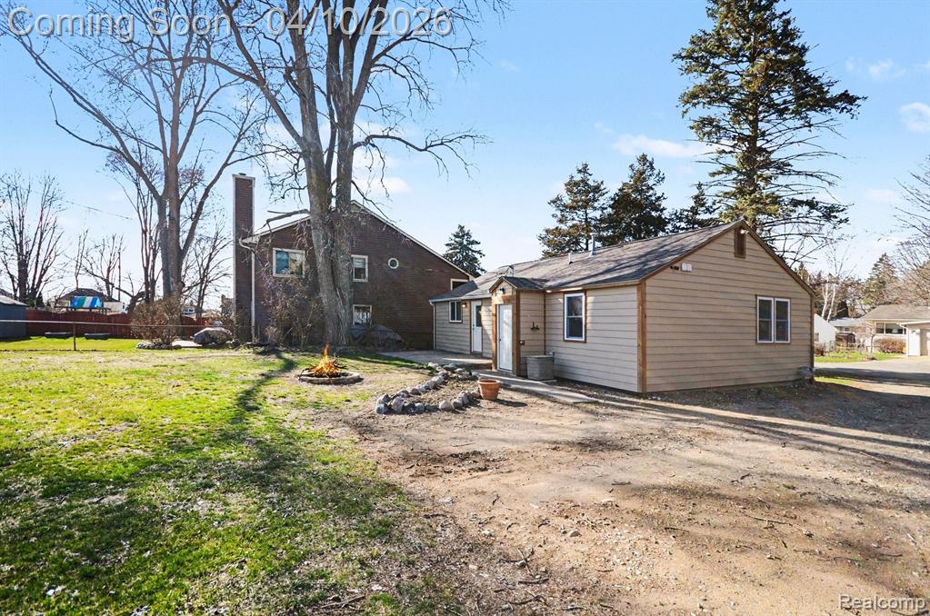211 Cardinal Street, Commerce Twp, MI 48382 — Photo 16