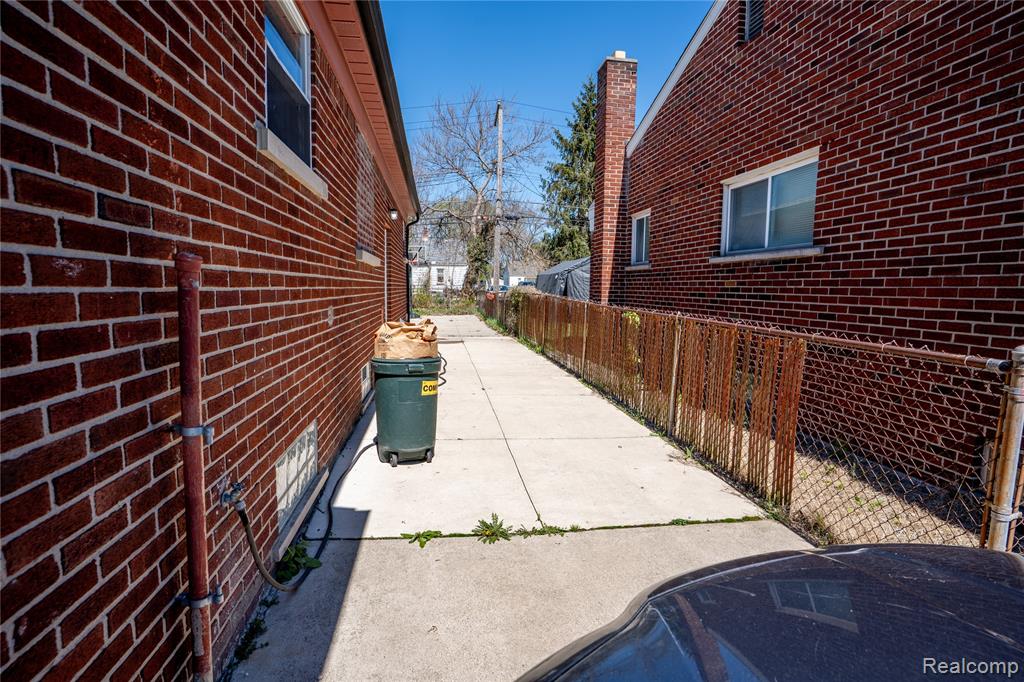 24628 Currier Street, Dearborn Heights, MI 48125 — Photo 4