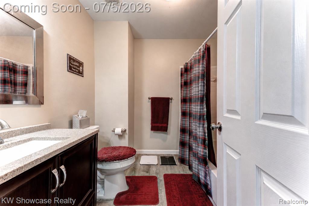 5666 Drake Hollow Drive E, West Bloomfield, MI — Photo 19