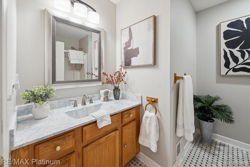 585 Snowfall Court, Howell, MI 48843 — Photo 24
