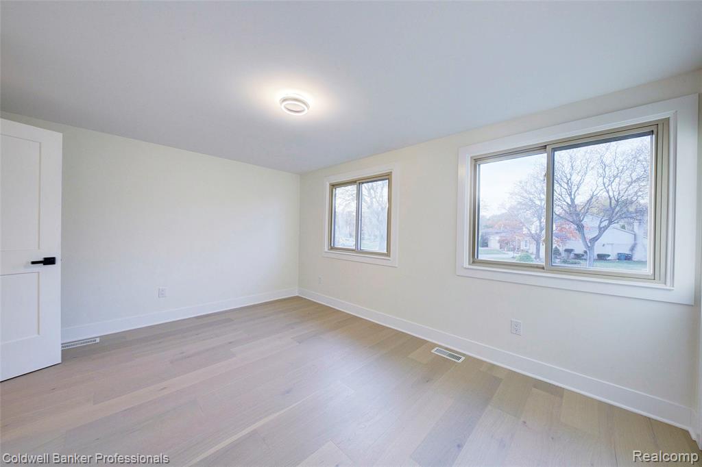 5076 Tyler Drive, Troy, MI 48085 — Photo 41