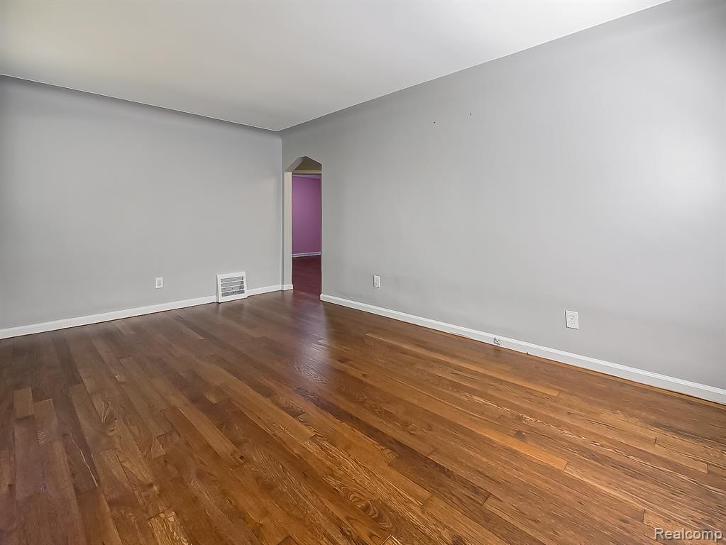 4205 Syracuse Street, Dearborn Heights, MI 48125 — Photo 5