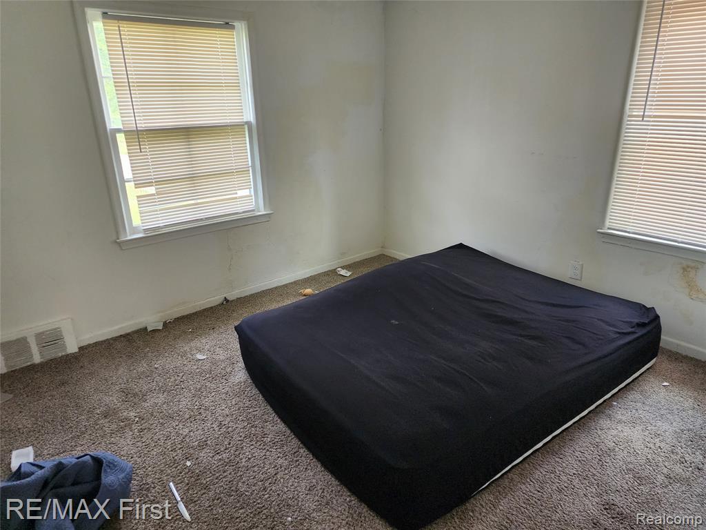 8638 HEYDEN Street, Detroit, MI 48228 — Photo 17