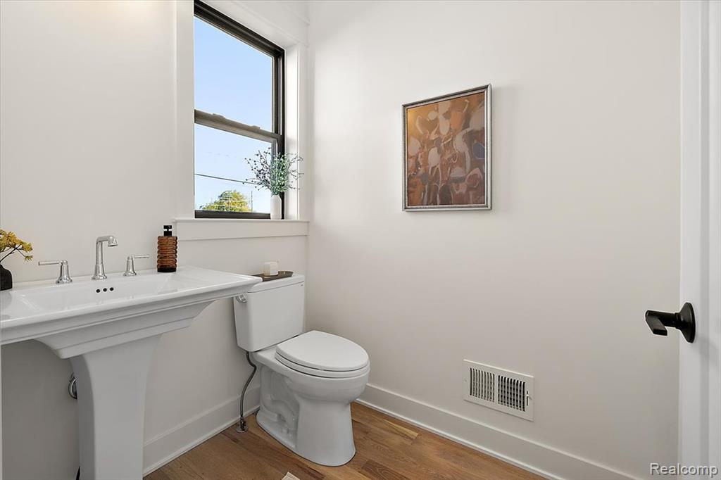 1742 Fischer Street, Detroit, MI 48214 — Photo 16
