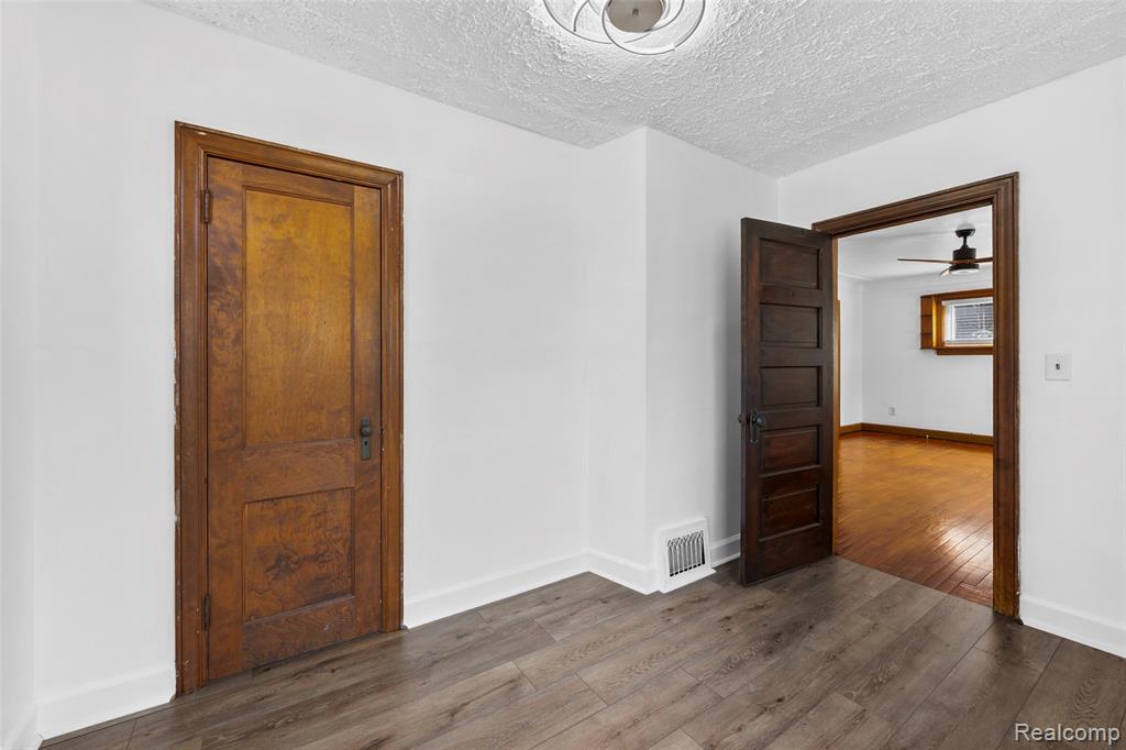 1629 E Elza Avenue, Hazel Park, MI 48030 — Photo 17