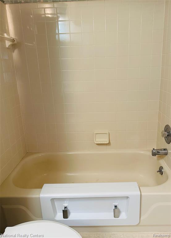11783 Shenandoah Drive, 1, South Lyon, MI 48178 — Photo 18