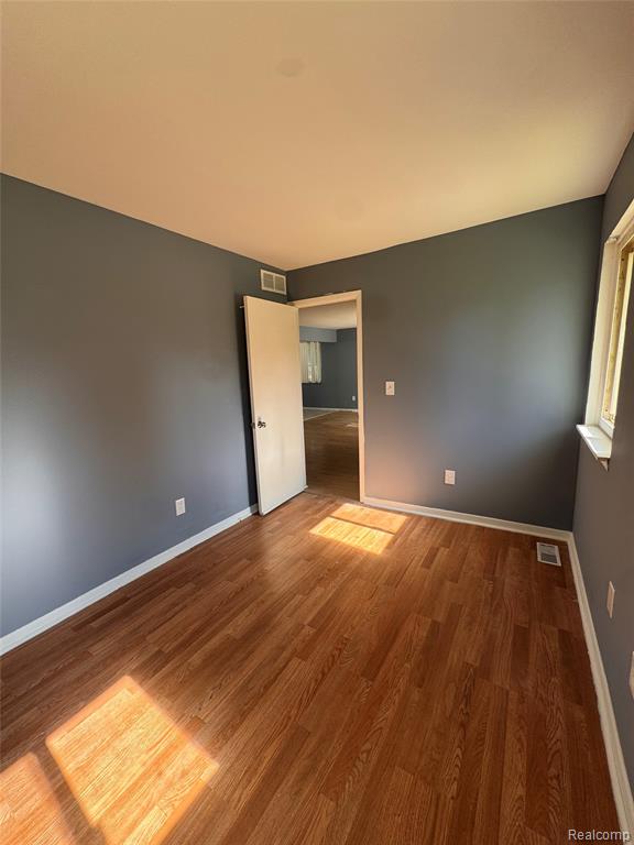 8557 Winchester Drive, Sterling Heights, MI 48313 — Photo 7